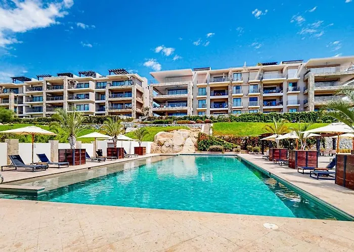 Сasa de vacaciones Ground-floor With Ocean View, Pool, Gym, Hot Tub, & Washer/dryer *