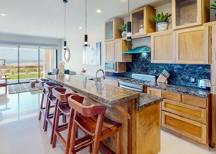 Сasa de vacaciones Ground-floor With Ocean View, Pool, Gym, Hot Tub, & Washer/dryer Cabo San Lucas