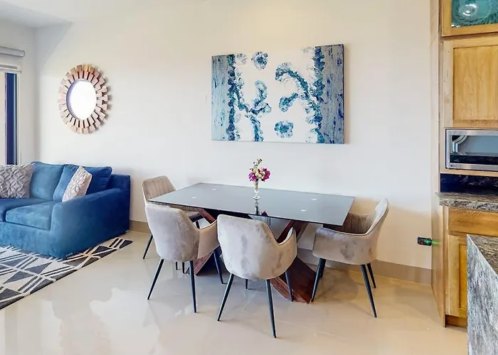 Сasa de vacaciones Ground-floor With Ocean View, Pool, Gym, Hot Tub, & Washer/dryer
