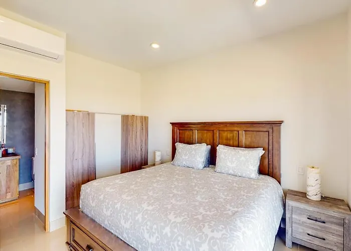 Сasa de vacaciones Ground-floor With Ocean View, Pool, Gym, Hot Tub, & Washer/dryer Cabo San Lucas