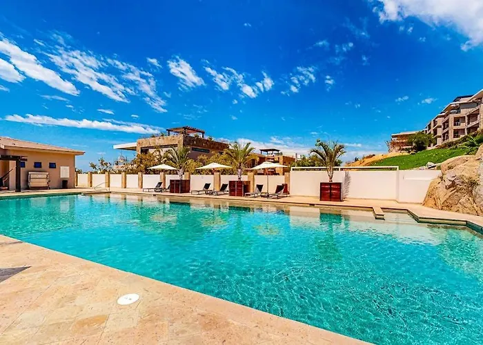 Сasa de vacaciones Ground-floor With Ocean View, Pool, Gym, Hot Tub, & Washer/dryer